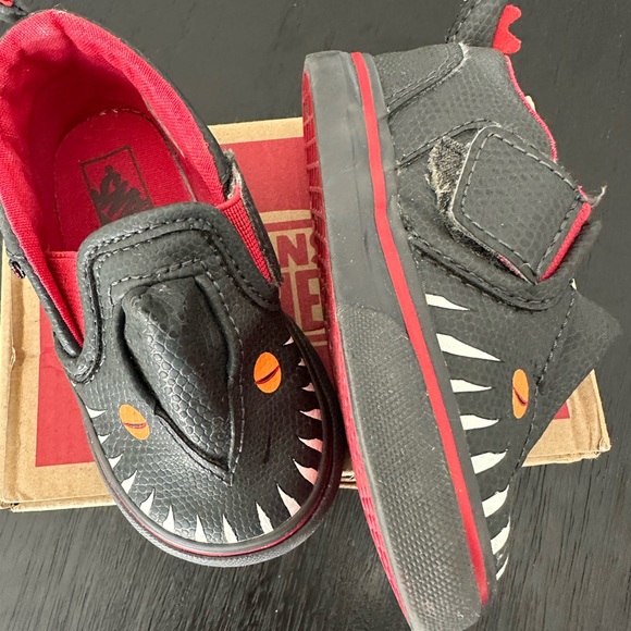 Toddler Dinosaur slip-on Vans 5c - Picture 6 of 6